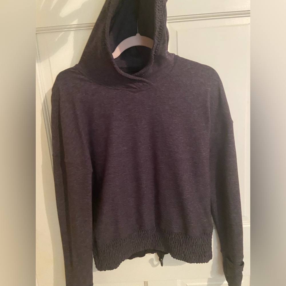 Lululemon small cropped jogging sweater grey thumb holes hoodie zipper pocket